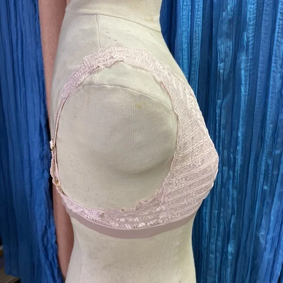 NWOT Victoria Secret bralette pale pink lace with satin line - Picture 4 of 7